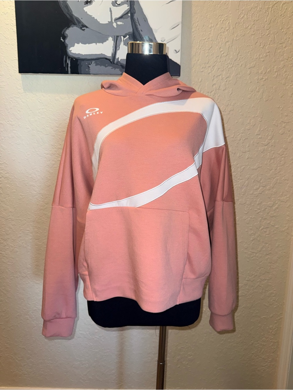 Oakley BOLD Hoodie - Size Large - EUC 🩷🤍